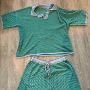 Women’s Green Two-Piece Short-Sleeve Set with Gray Trim